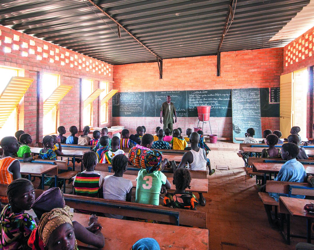 Een school in Gangouroubouro gebouwd van leemstenen.